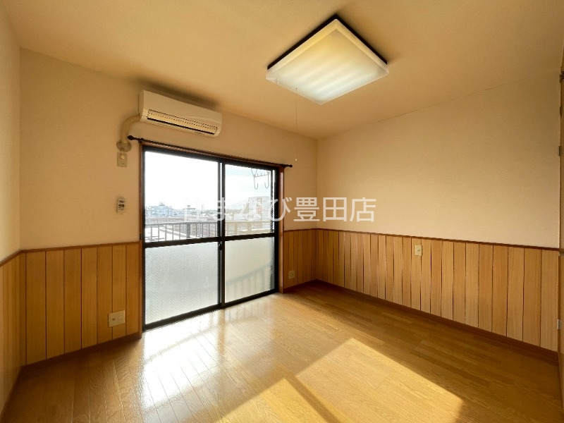 居室・リビング　同型別部屋写真