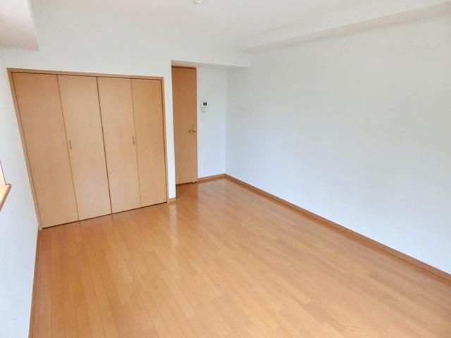 居室・リビング　☆明るいお部屋です☆