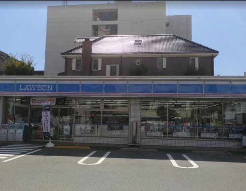 コンビニ　ローソン 呉中央五丁目店（コンビニ）まで412m