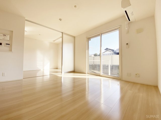 居室・リビング　南向きのリビング！