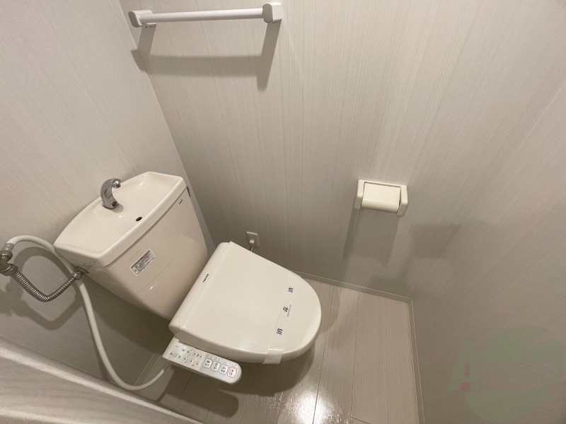 トイレ　ウォシュレット機能がついたトイレ。安心して使用できますね。