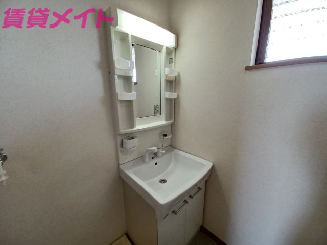 洗面設備　同タイプの部屋写真です。