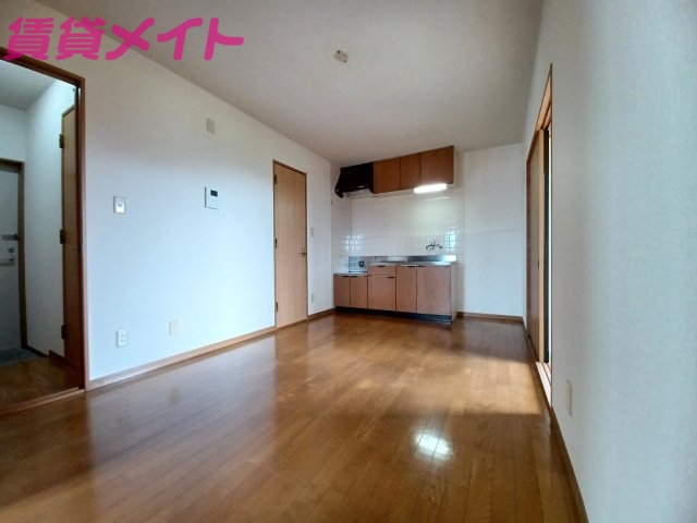 居室・リビング　同タイプの部屋写真です。