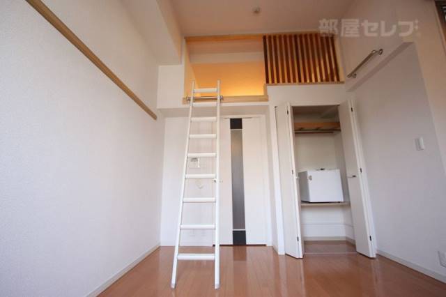 居室・リビング　※４０７号室内装写真参照