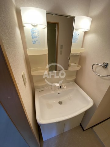 洗面設備　ミキハウス上本町　独立洗面台