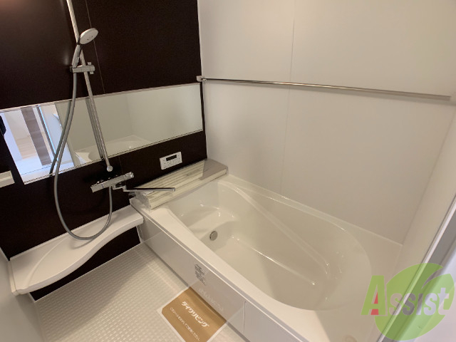 バス・シャワールーム　追い焚き機能が付いているのでいつでも温かいお風呂に入れますよ