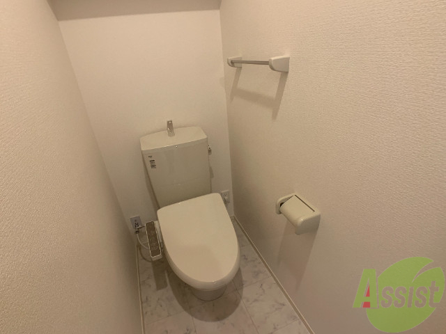 トイレ　トイレとお風呂が別なので清潔に使えて嬉しいですね。