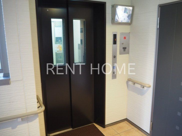 ロビー　エレベーター付き