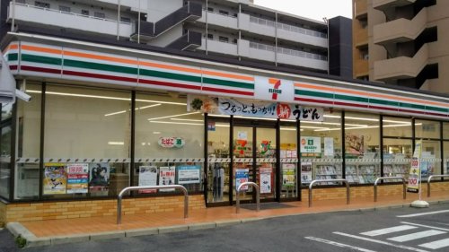 コンビニ　セブンイレブン 名古屋平安2丁目店（コンビニ）まで603m