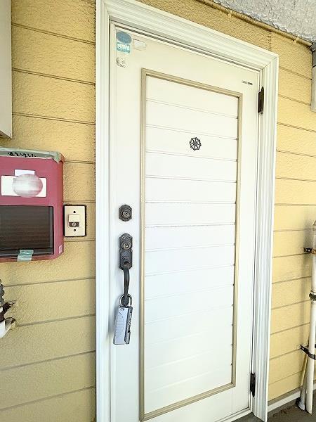 玄関　玄関外側・ダブルロック