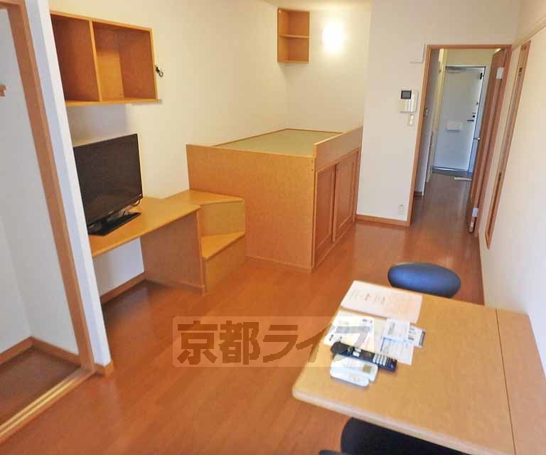 居室・リビング　家具家電つき。一人暮らし一年生に最適。