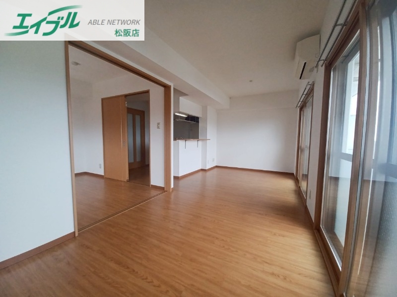 居室・リビング　同型参考写真