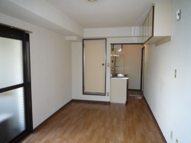 居室・リビング　★角部屋２面採光★