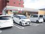 コンビニ　セブンイレブン市川堀之内店（コンビニ）まで554m