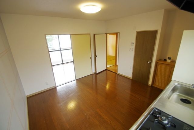 居室・リビング　★各部屋へ行きやすい間取りです★