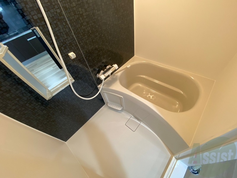 バス・シャワールーム　お風呂になります。一日の疲れを癒してくださいね。