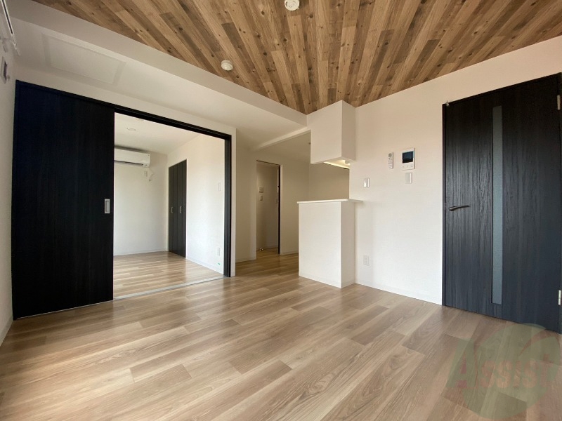 居室・リビング　広くてきれいなリビングです！快適に過ごせそうですね。