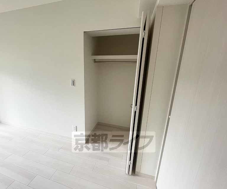 建物外観　・建築中