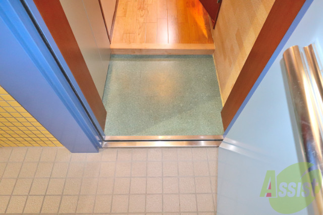 玄関　コンパクトな玄関！