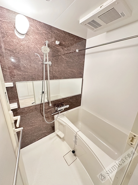 バス・シャワールーム　雨の日も安心な浴室乾燥機完備♪