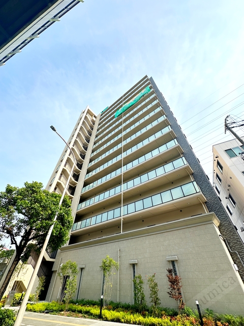 建物外観　東大阪を生活の拠点に。全戸南向きのレジデンス。