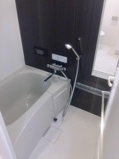 バス・シャワールーム　お風呂で日々の疲れを落としましょう