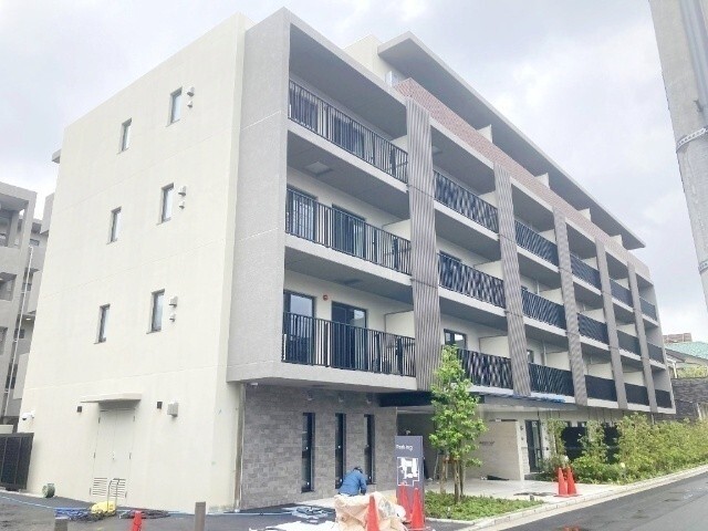 建物外観　オートロック完備