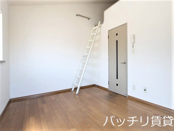 居室・リビング　同型タイプの為、現状を優先致します。