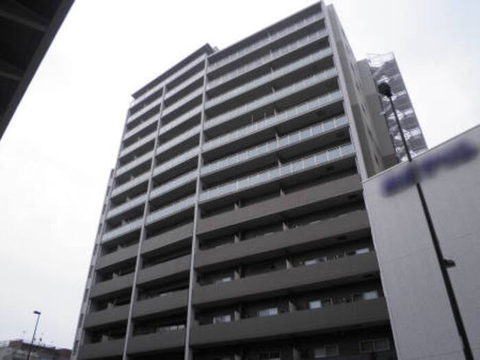 建物外観　江北駅徒歩３分（240ｍ）