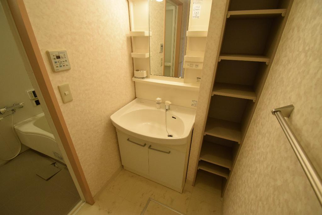 洗面設備　洗髪洗面化粧台