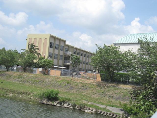 中学校　大塚中学校（中学校）まで1900m