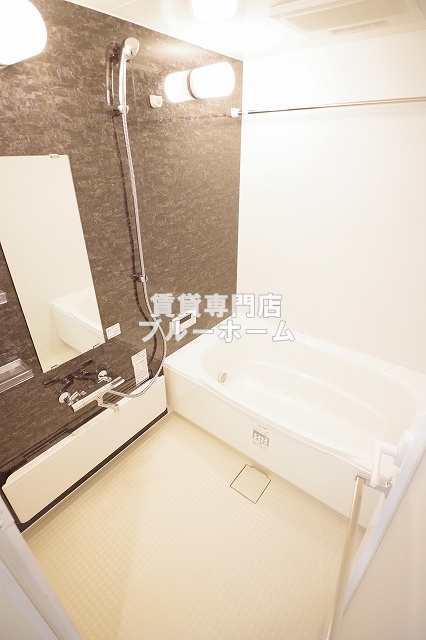 バス・シャワールーム　追い焚き・浴室乾燥機付き！