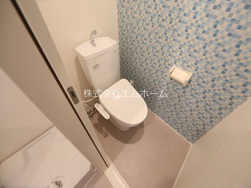 トイレ　温水洗浄暖房便座付トイレ