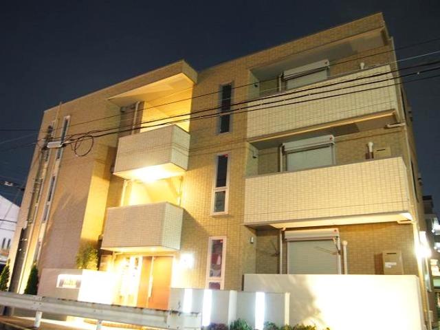 建物外観　夜に撮影しました