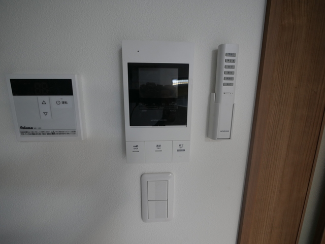 セキュリティ　★モニター付きインターホンで不意な来客も安心です★