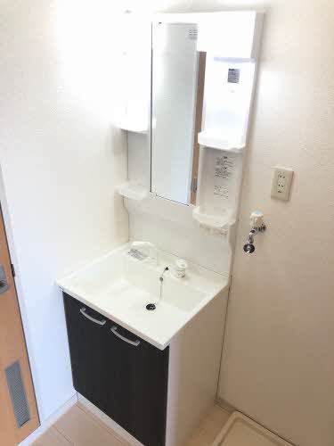 洗面設備　シャワー付き洗面台♪