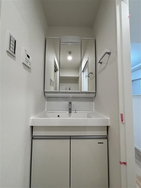 洗面設備　※同間取り別号室の室内写真です。