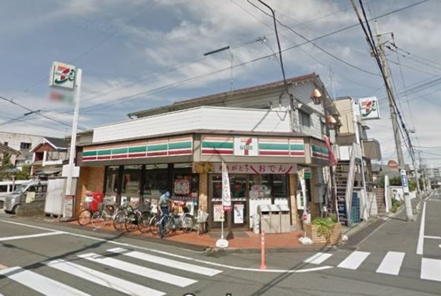 コンビニ　セブンイレブン浦和元町2丁目店（コンビニ）まで822m