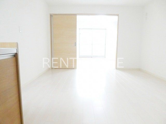 居室・リビング　リビング10.6帖と広めです。