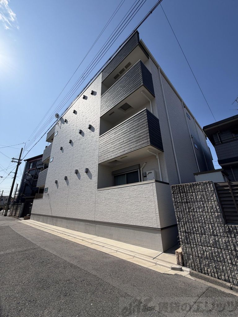 建物外観　駐車場