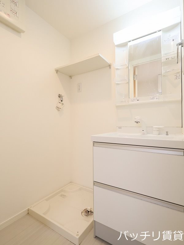 洗面設備　同型タイプの為、現状を優先いたします。