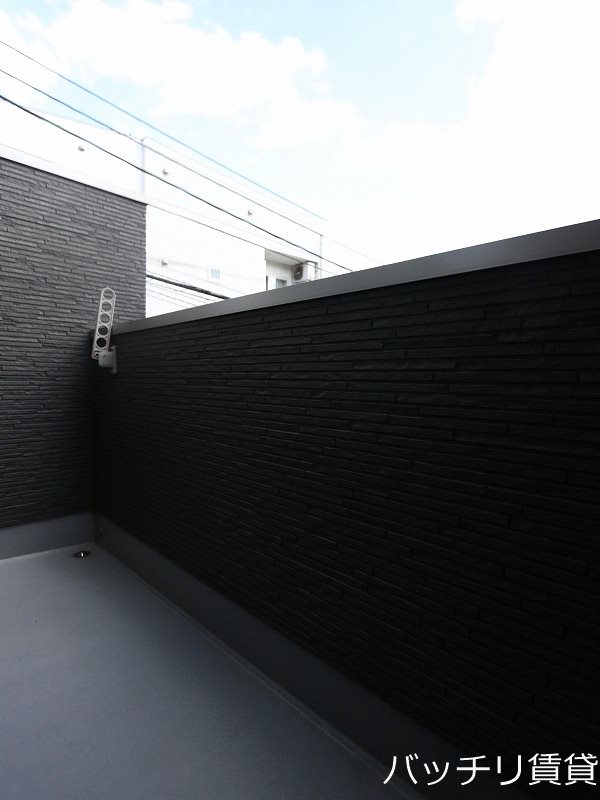 バルコニー　同型タイプの為、現状を優先いたします。