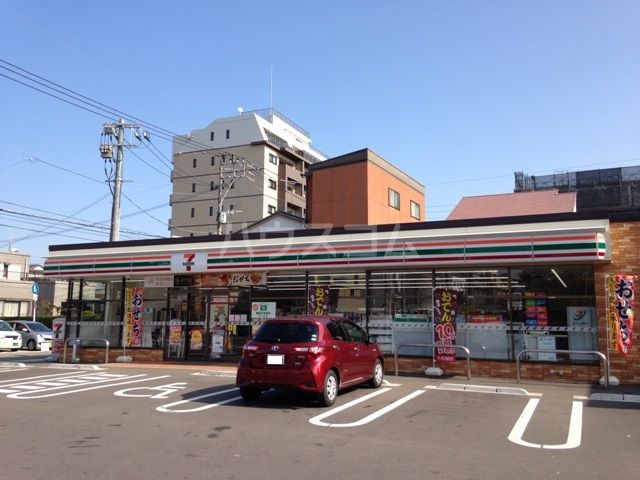 コンビニ　セブン-イレブン福岡鳥飼２丁目店（コンビニ）まで569m