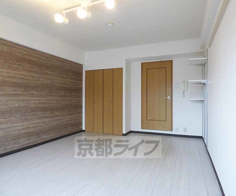 居室・リビング　広々とした室内です。