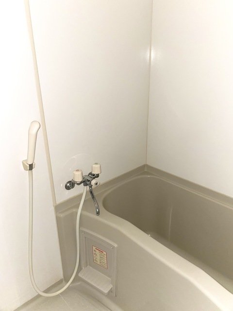 バス・シャワールーム　同物件別号室です。