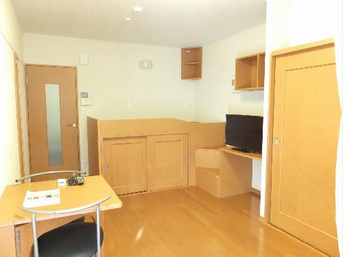 居室・リビング　家具家電付きのお部屋です。