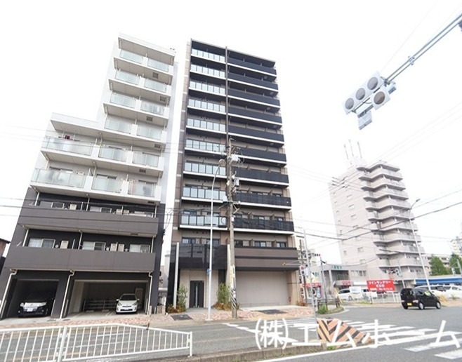 建物外観　オートロック　防犯カメラ　敷地内ごみ置き場