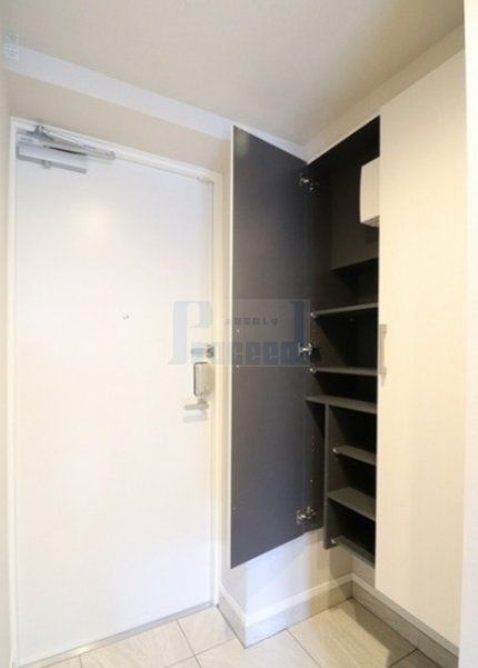 玄関　広々とした玄関部分