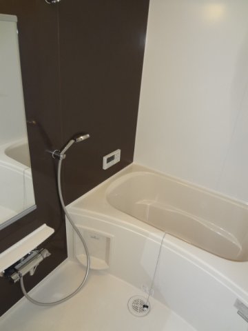 バス・シャワールーム　落ち着いた空間のお風呂です
