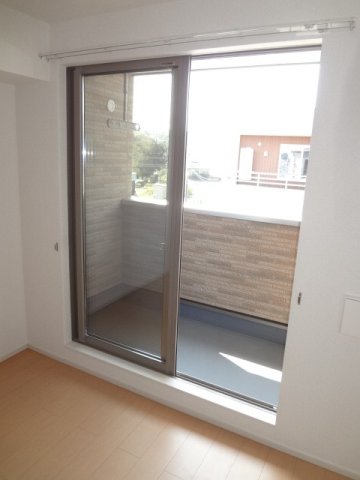 バルコニー　陽当たり良好なバルコニーです